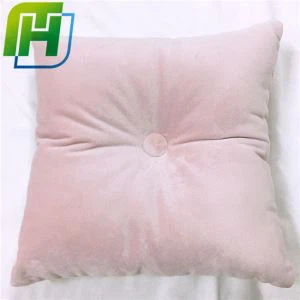 Маленька оксамитова подушка